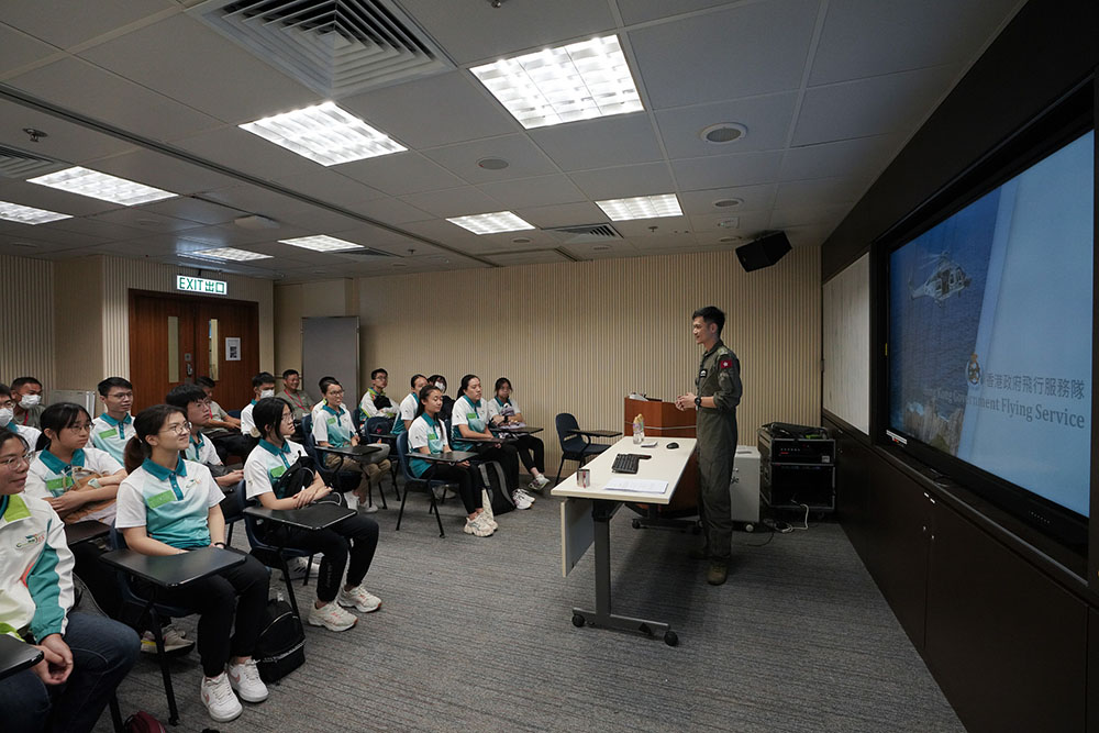 參觀政府飛行服務隊-活動花絮6