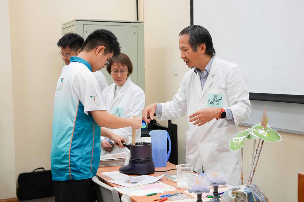 『香港多面體』展覽系列 : 油尖旺．望油尖 — 都市流光坊眾情展覽導賞 暨 點『紙』修復工作坊-活動花絮10